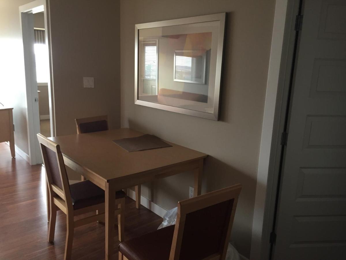 Clearwater Residence Hotel Timberlea Fort Mcmurray Kültér fotó