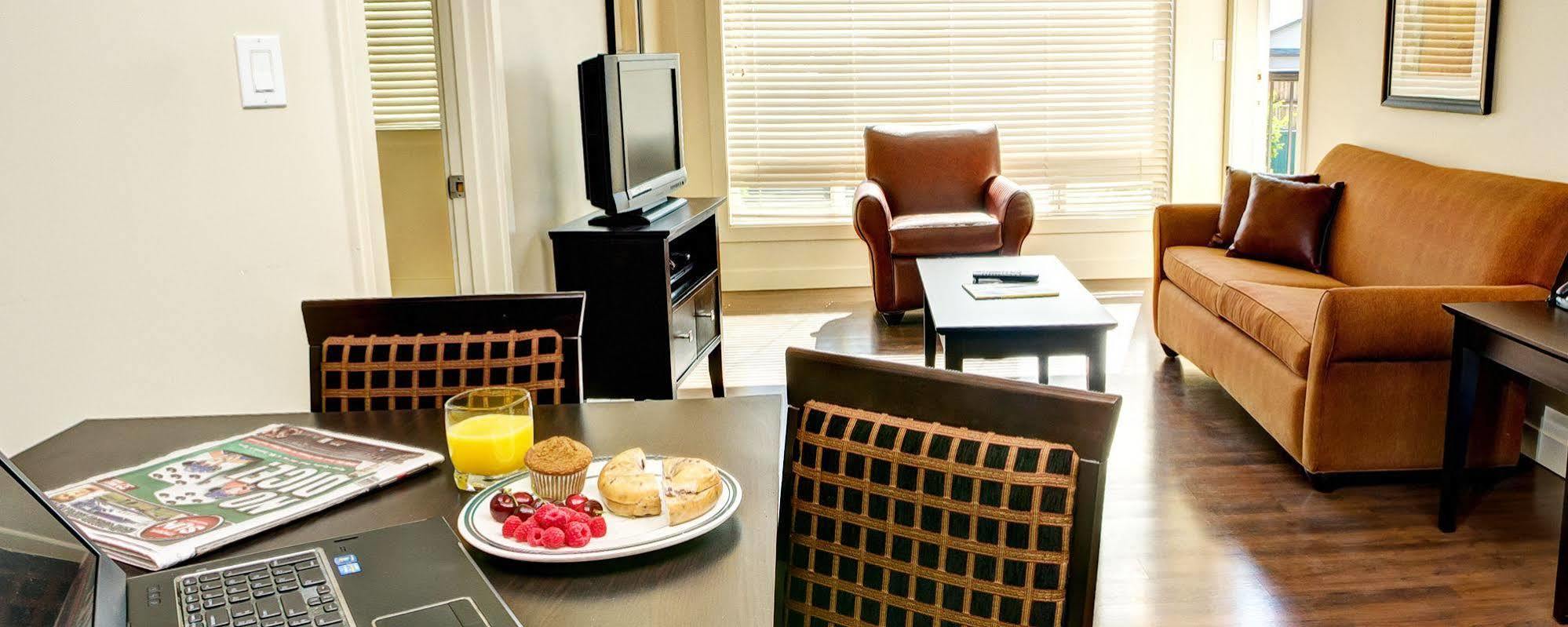 Clearwater Residence Hotel Timberlea Fort Mcmurray Kültér fotó